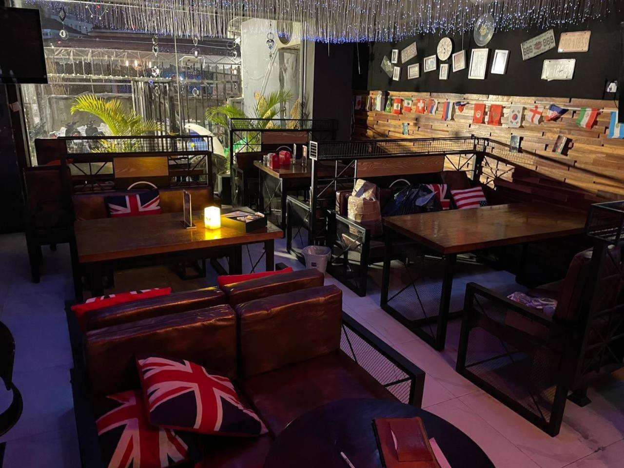 Angel Building Hotel Сиханоуквил Екстериор снимка
