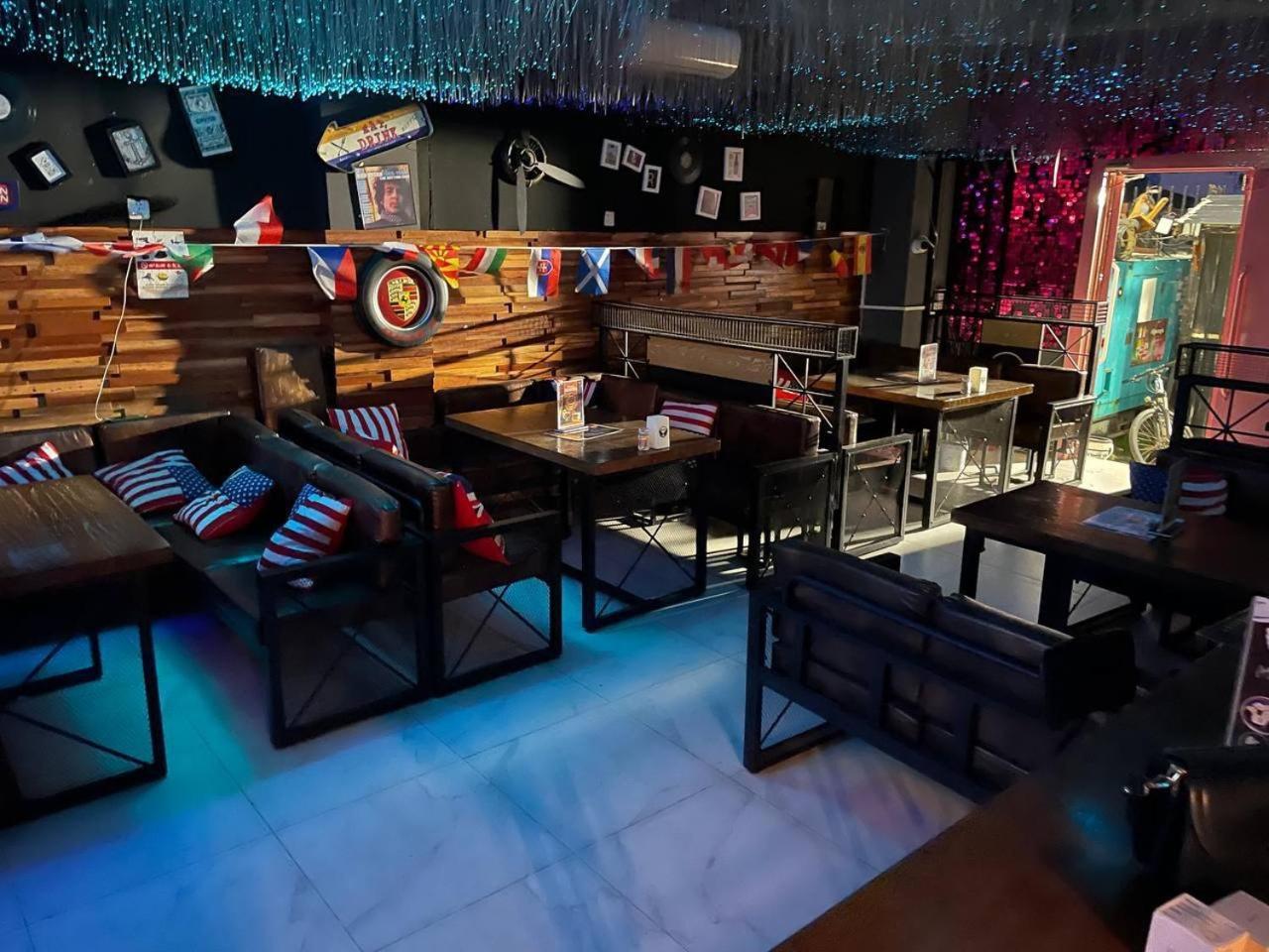 Angel Building Hotel Сиханоуквил Екстериор снимка