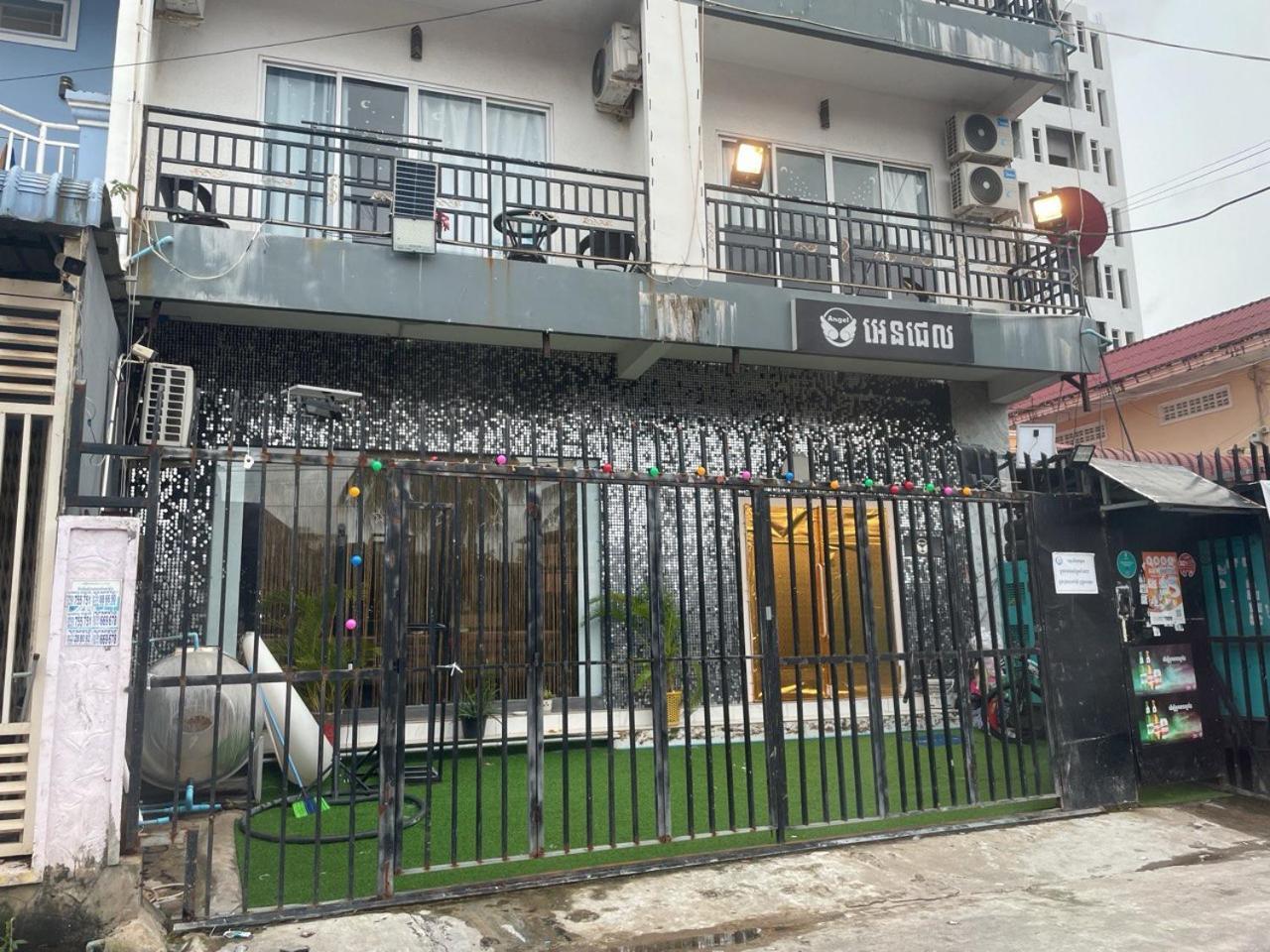 Angel Building Hotel Сиханоуквил Екстериор снимка