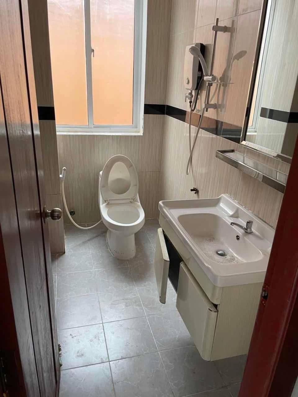 Angel Building Hotel Сиханоуквил Екстериор снимка