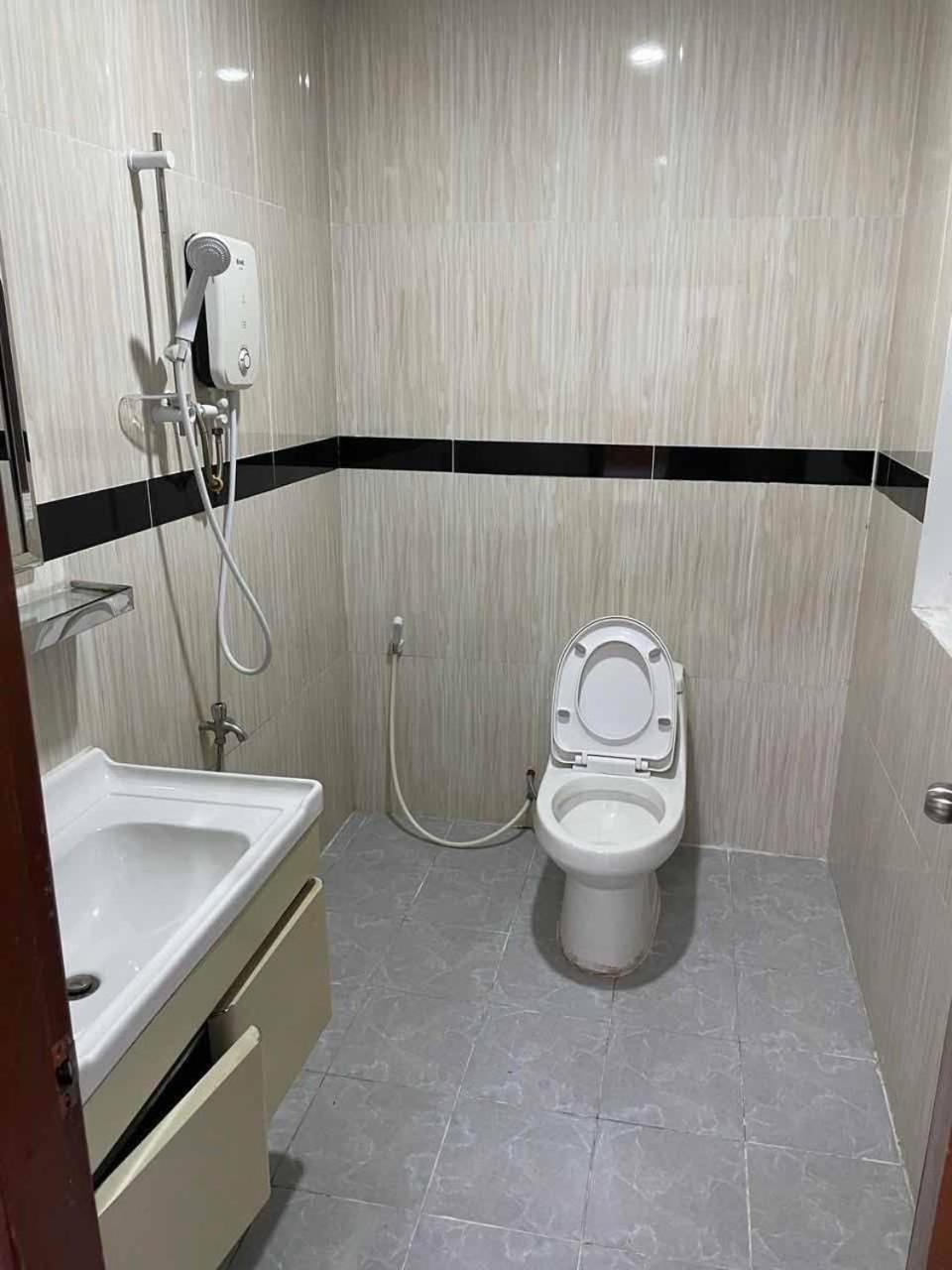 Angel Building Hotel Сиханоуквил Екстериор снимка